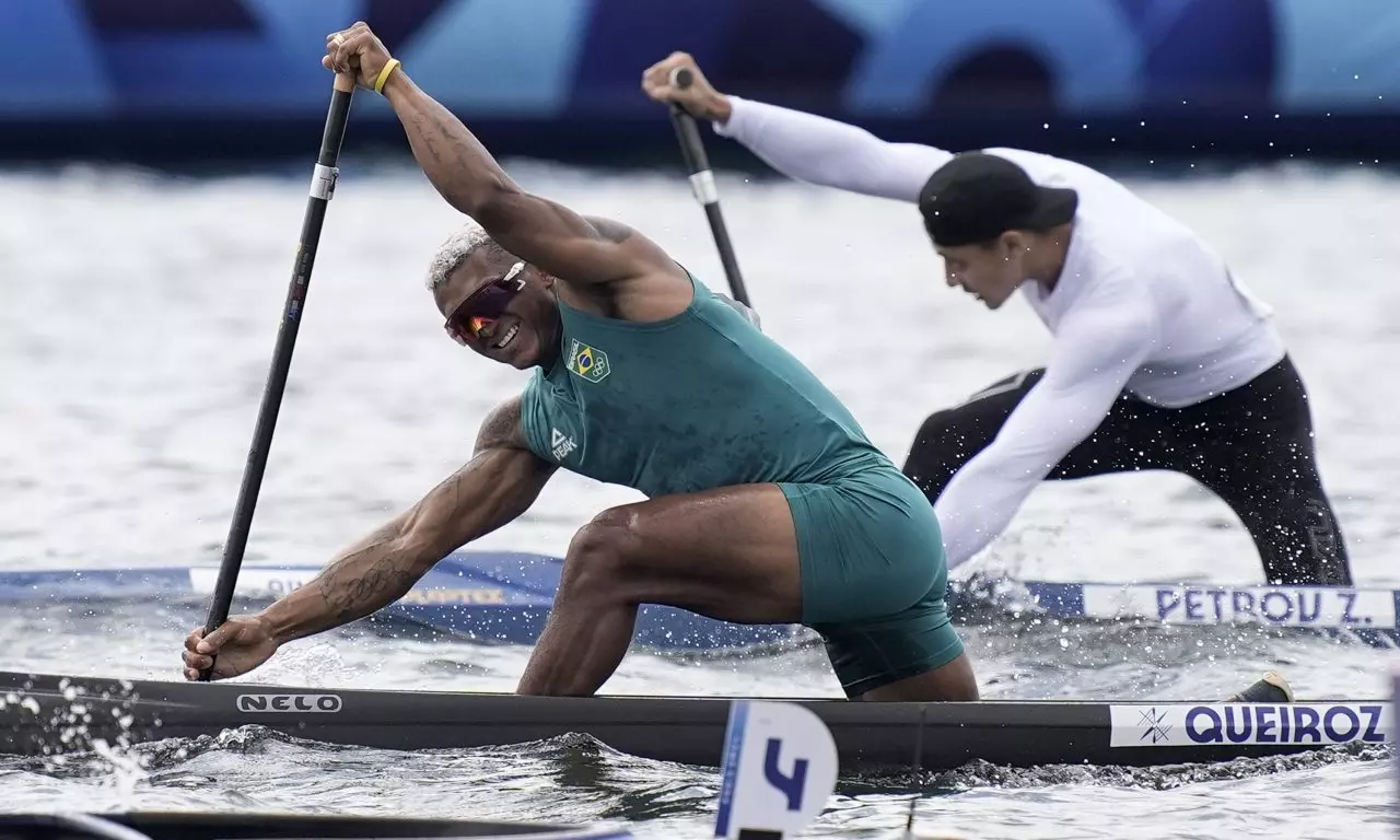Isaquias Queiroz canoagem velocidade paris 2024 jogos olímpicos olimpíada ouro prata bronze medalha pódio