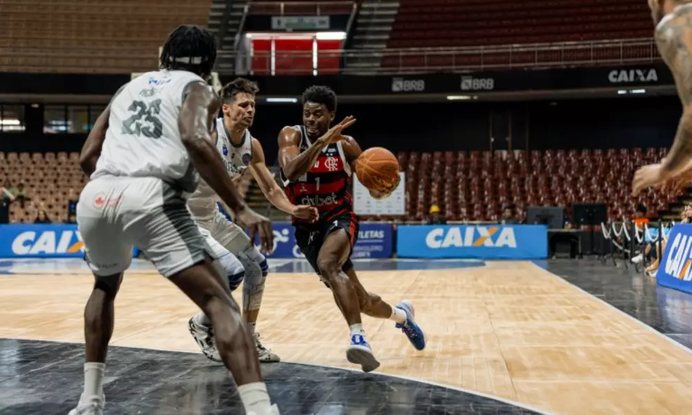 Flamengo contra o Brasília Basquete no Torneio de Abertura do NBB