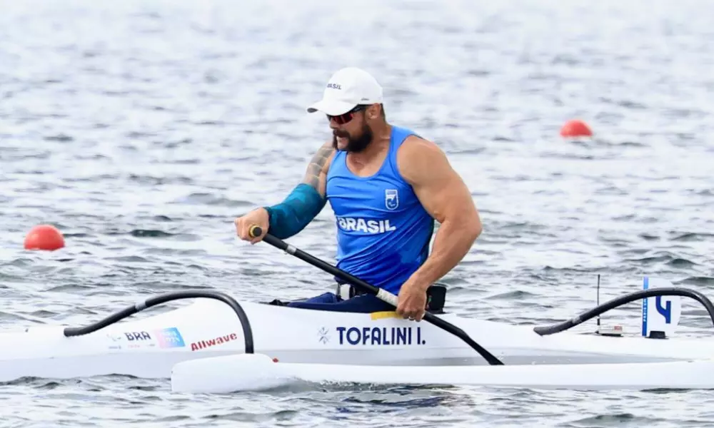 Igor Tofalini em ação na paracanoagem dos Jogos Paralímpicos de Paris-2024 Copa Brasil de paracanoagem curitiba