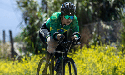 Sabrina Custódia em ação na corrida de rua do paraciclismo Paralimpíadas Paris-2024