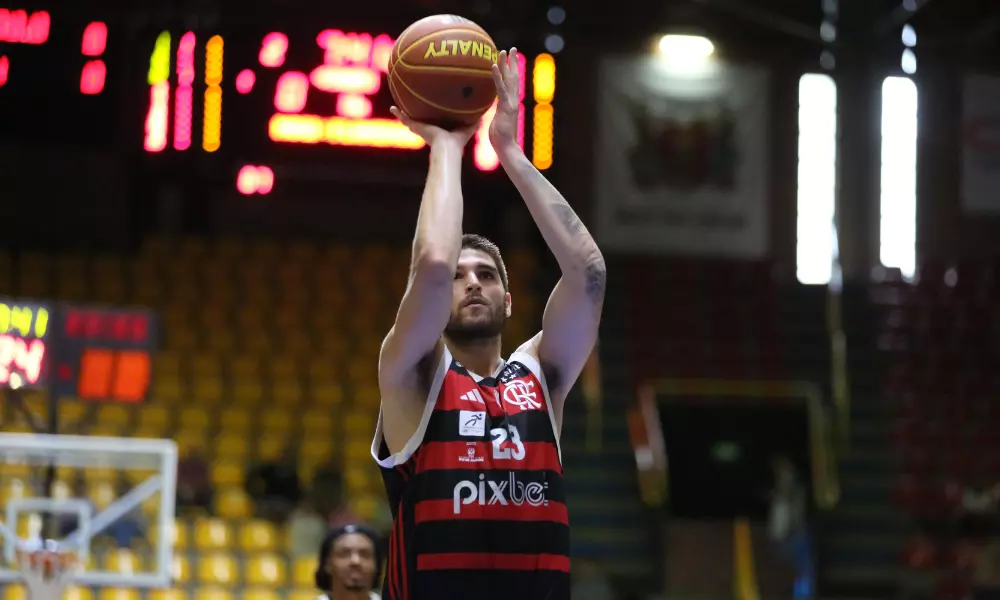 Flamengo em partida do NBB contra o Mogi Basquete caxias do sul basquete nbb
