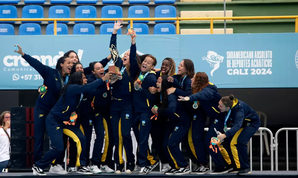 Polo aquático feminino campeão em Cali