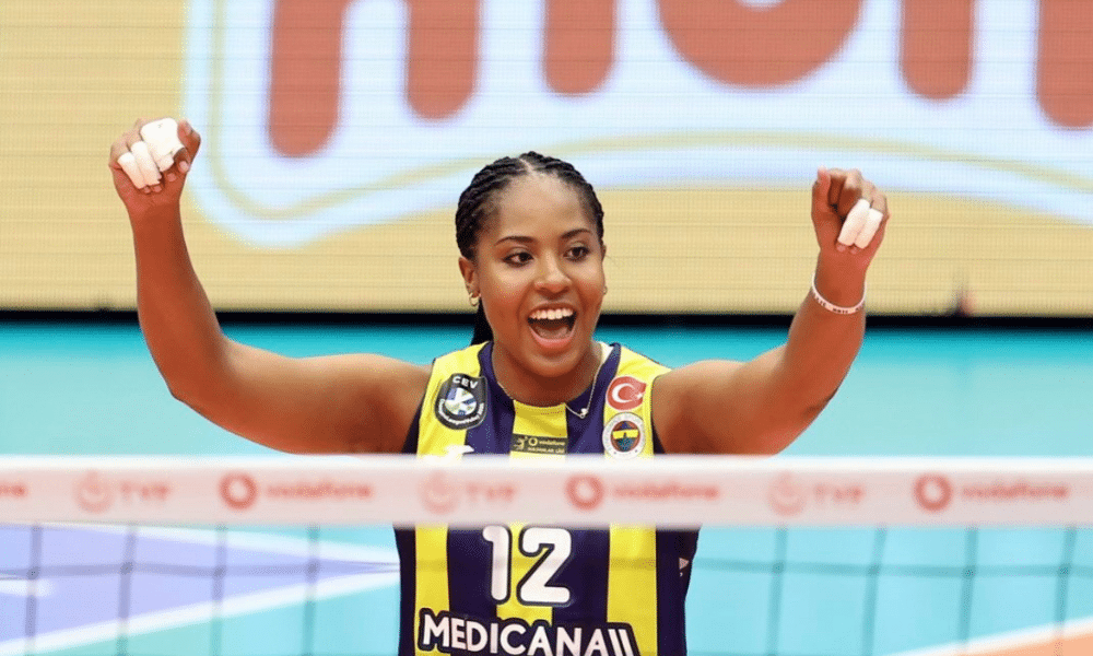 Ana Cristina Fenerbahçe Vôlei Feminino volta retorno lesão