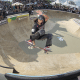 Na imagem, Isadora Pacheco, no STU, encaixando uma de suas manobras no bowl.