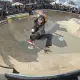 Na imagem, Isadora Pacheco, no STU, encaixando uma de suas manobras no bowl.