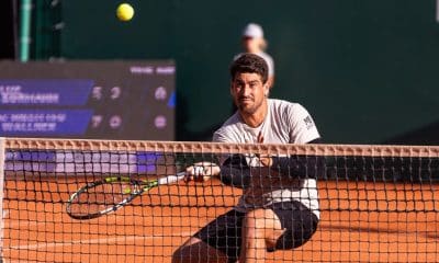 Na imagem, Orlando Luz próximo à rede após rebater a bolinha com uma deixada. Brasileiro foi campeão do Challenger de Múrcia, challenger, MADRI, MONTE CARLO, MONZA