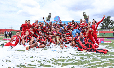 Jogadoras do Flamengo comemoram o título em 2023. Elas tentam o bi na Copinha Feminina 2024