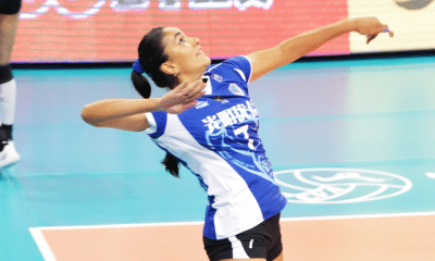 Tainara em jogo do Shanghai na Liga Chinesa de vôlei