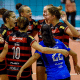 Jogadoras do Sesc Flamengo celebrando em partida da Superliga Feminina (Marcelo Cortes/CRF)