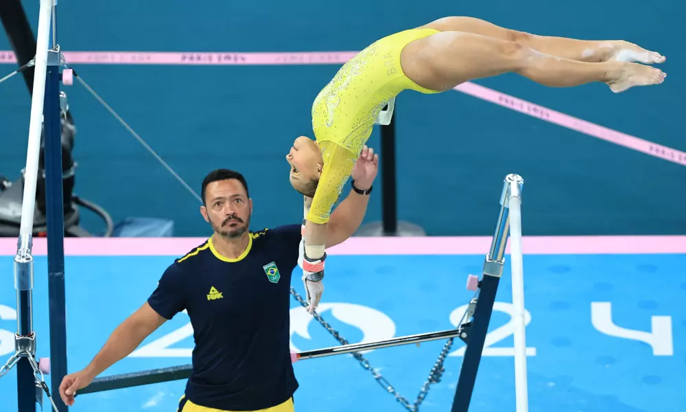 Francisco Porath auxilia Flávia Saraiva nos Jogos Olímpicos de Paris