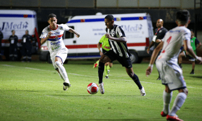 Jogador do Botafogo conduz a bola em jogo da Copinha. Cariocas enfrentam Floresta CE no domingo Copinha rodada