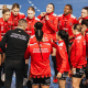 Tamires, Renata Arruda e colegas comemoram vitória do Glória na Champions League de handebol
