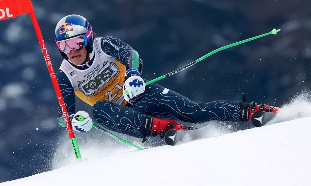 Lucas Pinheiro Braathen em prova da Copa do Mundo de esqui alpino Mundial de Esqui Alpino Brasil Áustria