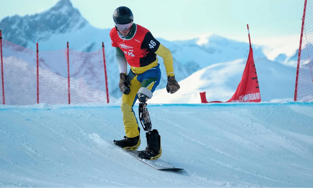 André Barbieri compete na Copa do Mundo de parasnowboard