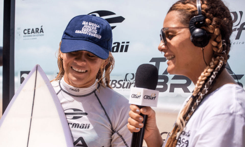Analu em entrevista à CBSurf na Taça Brasil de Taíba