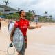 Filipe Toledo está de olho na previsão das ondas para saber quando a etapa de Pipeline da WSL vai recomeçar