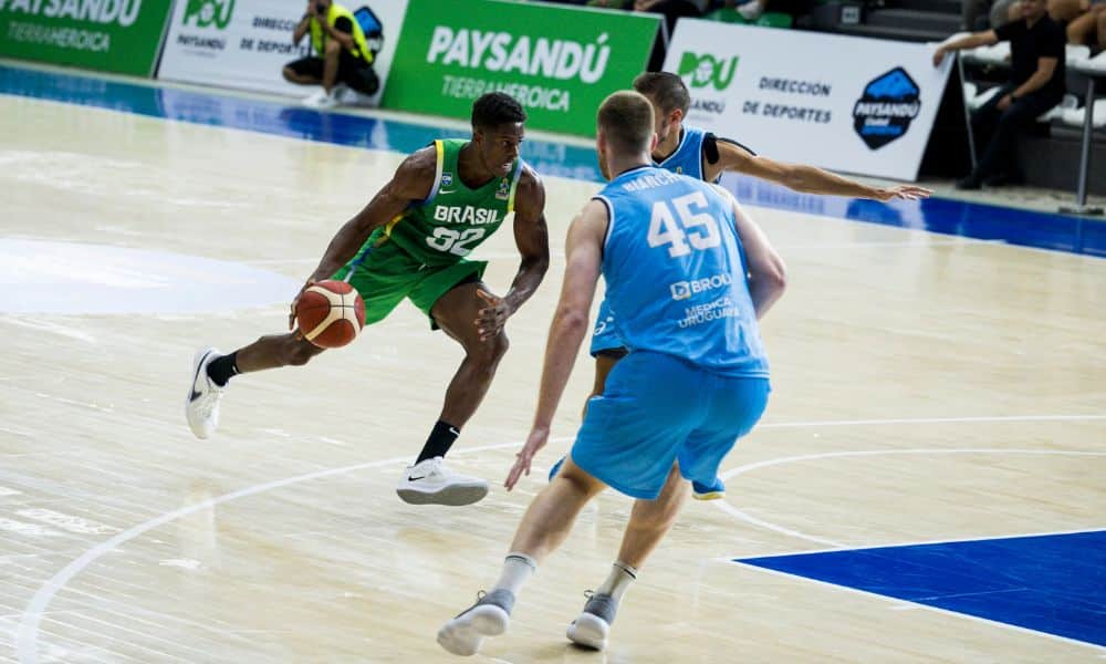 Georginho no jogo Brasil x Uruguai pelas Eliminatória da AmeriCup de basquete masculino