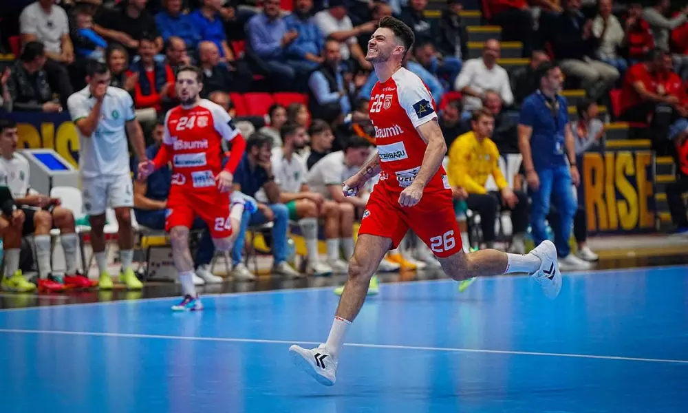 Haniel Langaro em jogo do Dinamo Bucaresti