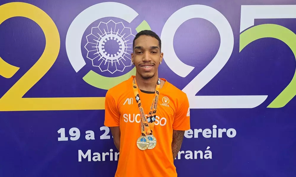 Marcos Ryan Sousa_campeão duplas mista e masculina_Nacional_Maringá_Badminton