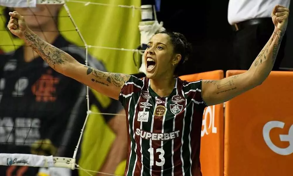 Ariane Helena, Fluminense, Mackenzie, Superliga Feminina