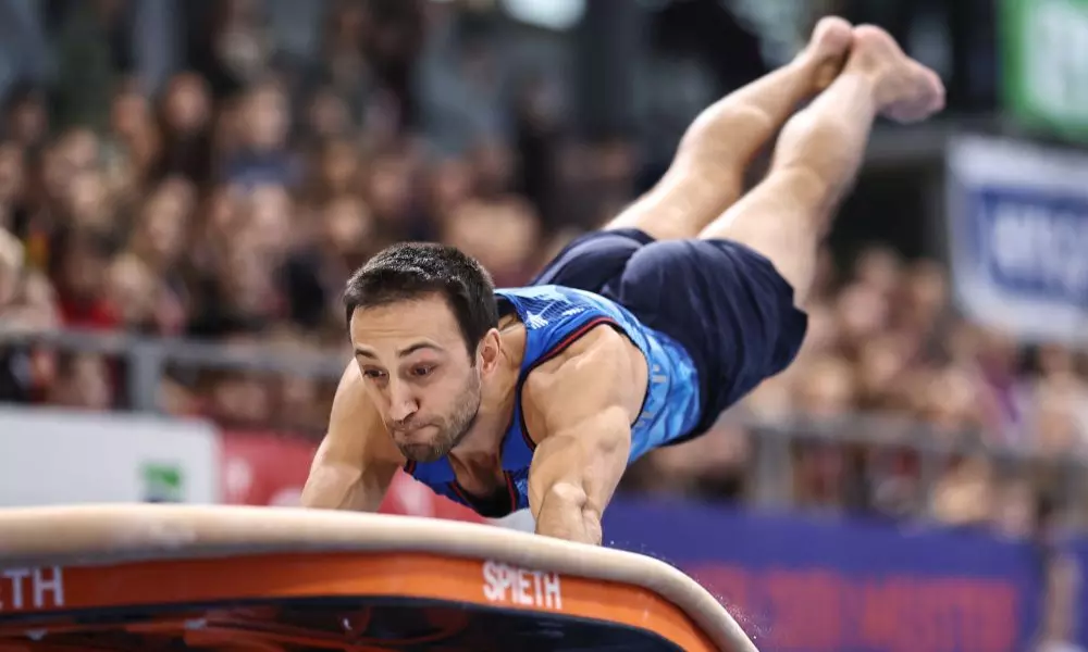 Artur Davtyan salta na Copa do Mundo de Cottbus