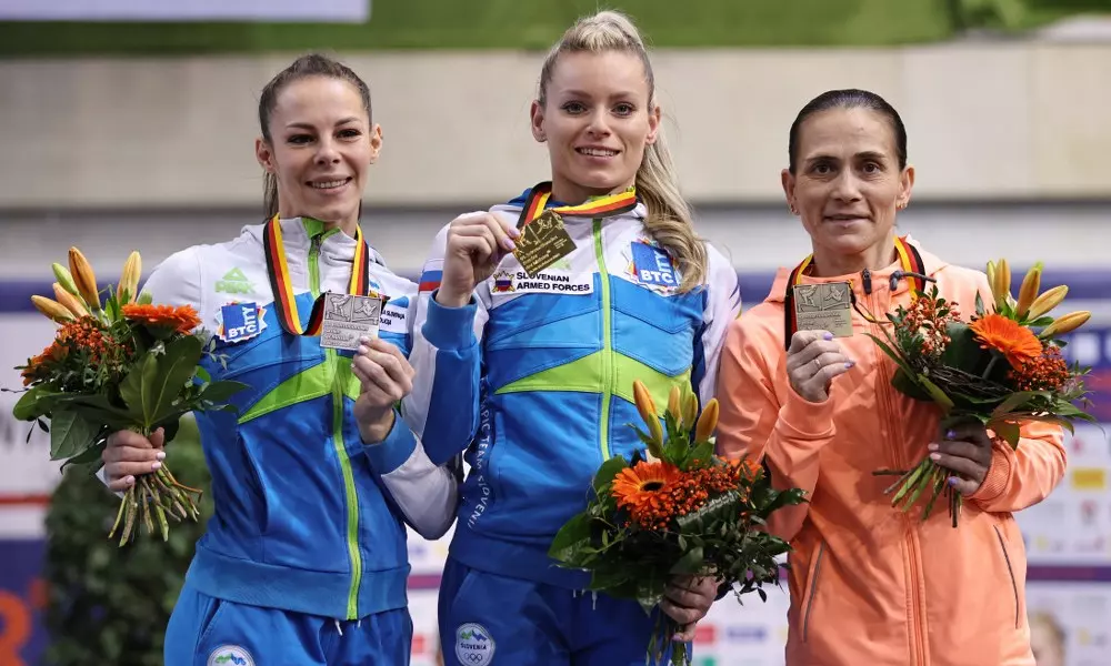 Pódio do salto na Copa do Mundo de Cottbus com Kjessef, Belak e Oksana Chusovitina