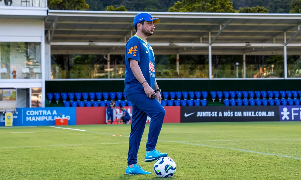 Arthur Elias comanda o primeiro treino da Seleção feminina de futebol nesta Data FIFA SE