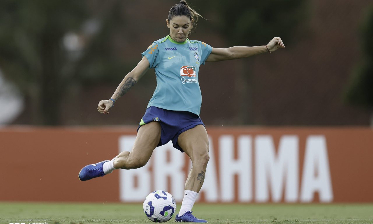 Gabi Zanotti Gabriela Zanotti futebol feminino seleção feminina de futebol