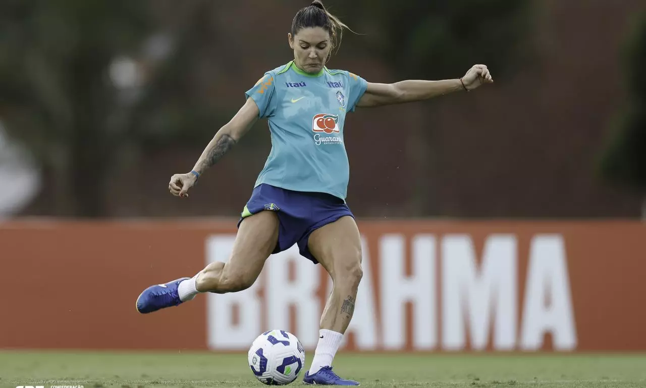 Gabi Zanotti Gabriela Zanotti futebol feminino seleção feminina de futebol