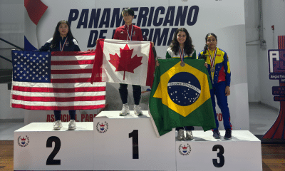 Lívia Burberry no pódio do Pan-Americano cadete e juvenil de esgrima