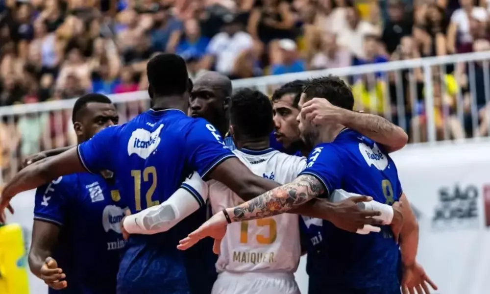 (Arthur Moraes/Divulgação), minas, blumenau, superliga