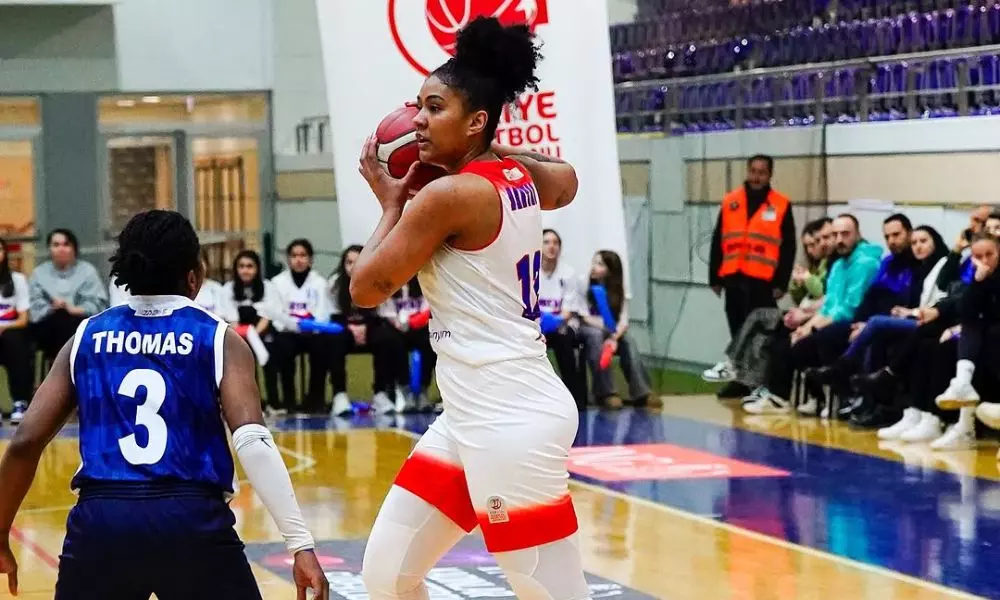 Damiris brilha com 19 pontos e Botas se garante nos playoffs da Liga Turca de basquete feminino