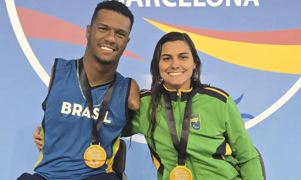 Gabrielzinho e Gesteira com a medalha de ourem Barcelona, pela World Series