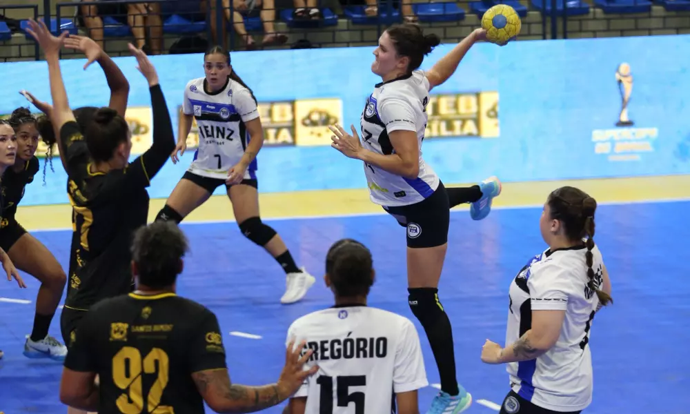 Pinheiros feminino na final da Supercopa do Brasil de handebol