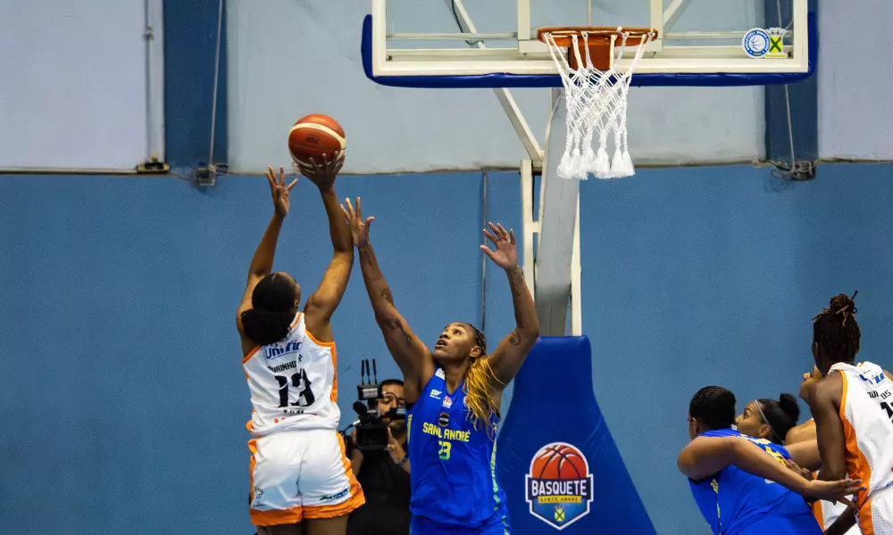Lance do jogo entre Ourinhos e Santo André na LBF