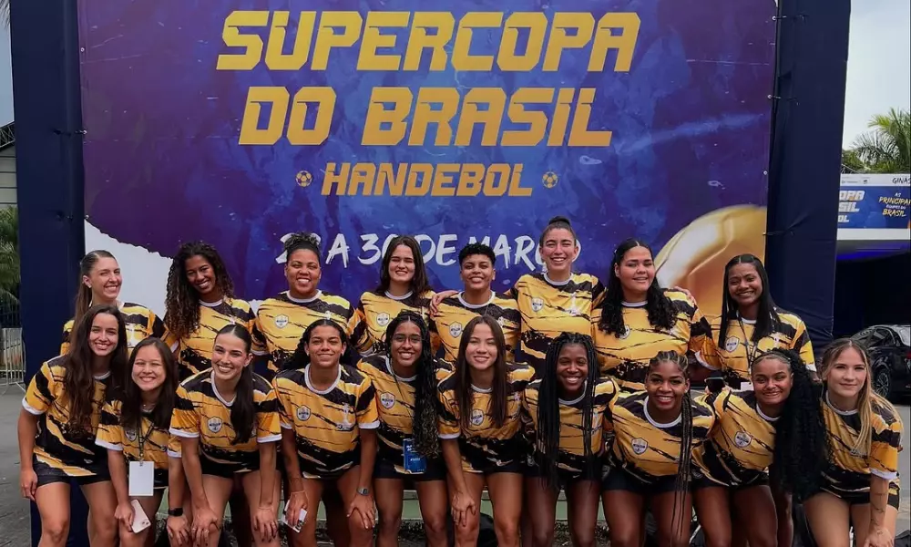 Jogadoras do Criciúma pela Supercopa do Brasil de handebol