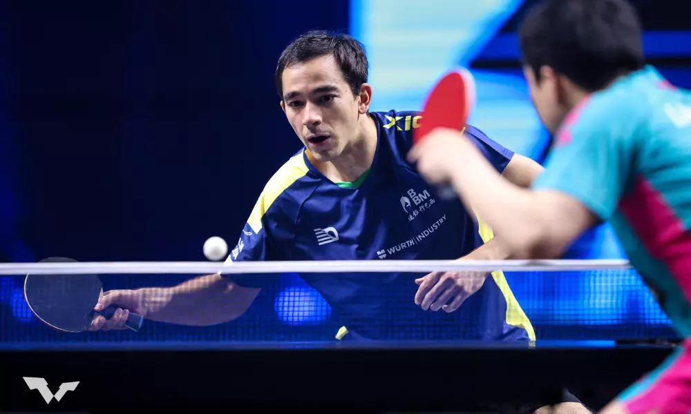 Hugo Calderano em partida do WTT Contender de Chennai na Índia