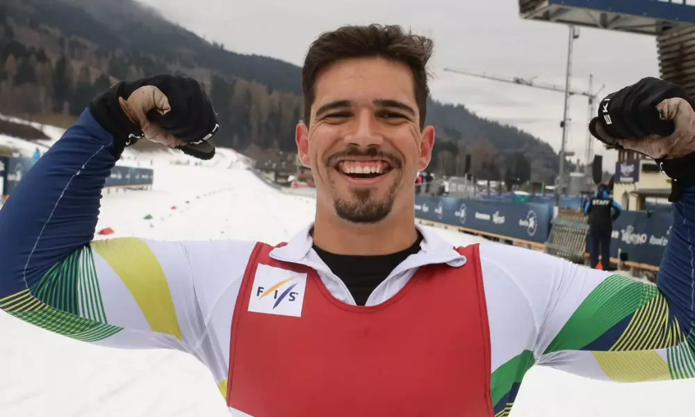 Cristian Ribera na Copa do Mundo de paraesqui cross-country. Ele ganhou o globo de cristal