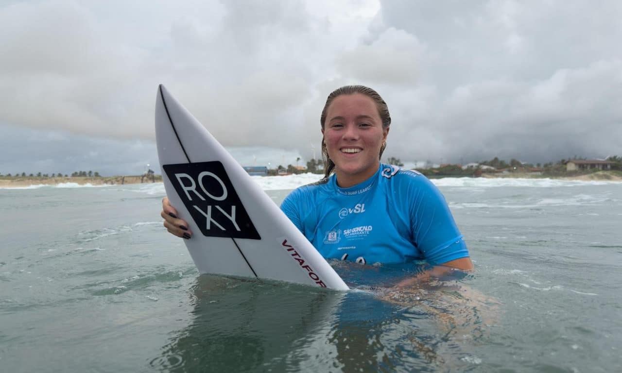 Laura Raupp surfe QS de Florianópolis Floripa Qualifying Series Challenger Series