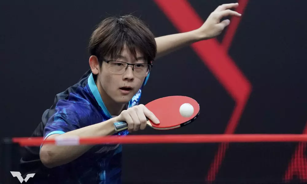 Leonardo Iizuka no WTT Youth Contender de Berlim