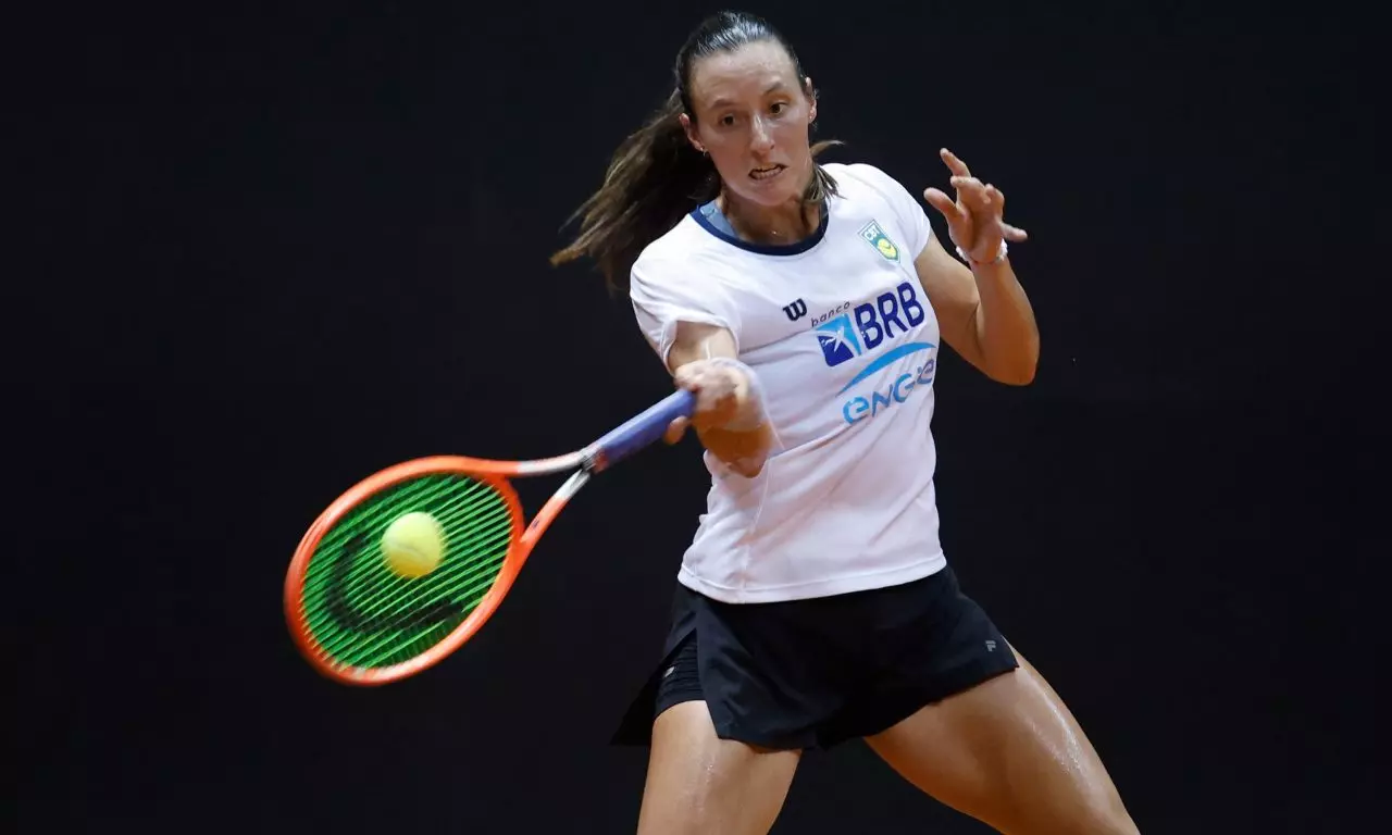 Luisa Stefani tênis Billie Jean King Cup Brasil República Tcheca Espanha