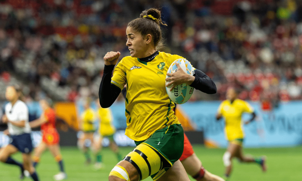 Jogadora das Yaras conduz a bola no jogo entre Brasil e China na World Series de hong kong