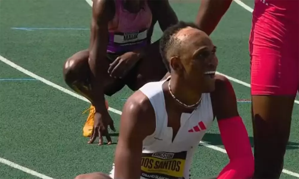 Na imagem, Alison dos Santos comemorando a vitória nos 400m rasos.