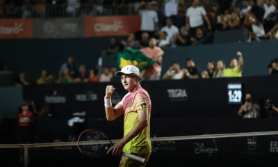 João Fonseca comemora ponto no Rio Open 2025 (Foto: Divulgação/Fotojump)