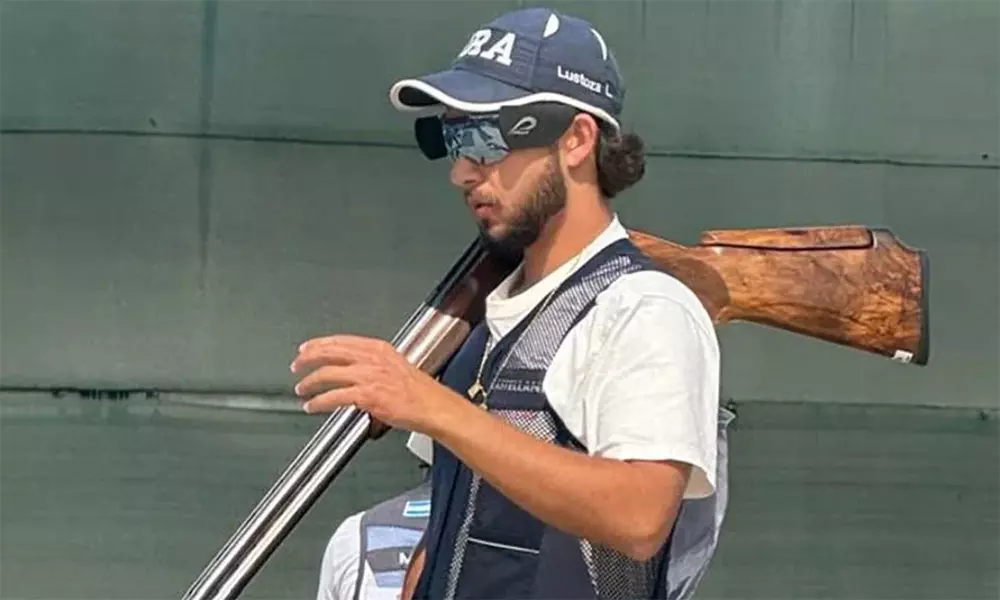 Na imagem, Leonardo Lustoza com sua carabina.
