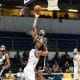 Marquinhos arremessa no jogo entre Vasco e Minas pelo NBB