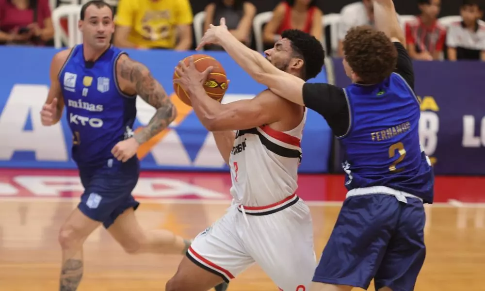 Paulo Lourenço alcançou um duplo-duplo na vitória do São Paulo sobre o Minas no NBB (Nilton Fukuda)