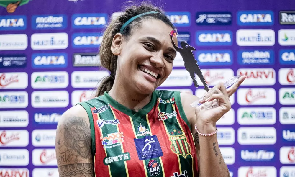 Sassá ganhou o troféu de melhor do jogo na vitória do Sampaio sobre Ourinhos pela LBF