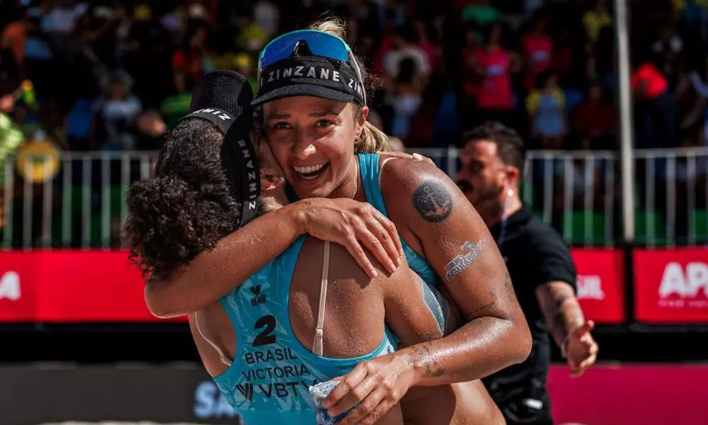 Thamela e Victoria no Elite-16 de Saquarema de vôlei de praia