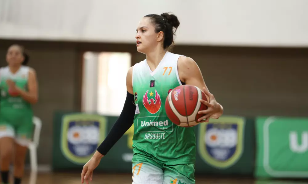 Iza Sangalli, do Campinas, contra o Blumenau, pela LBF